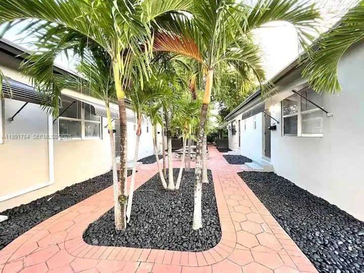 1925 Dewey St, Hollywood, Florida 33020, Hollywood, Florida 33020, ,Residential Income,For Sale,1925 Dewey St, Hollywood, Florida 33020,A11991784