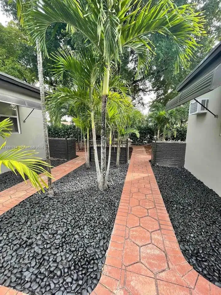 1925 Dewey St, Hollywood, Florida 33020, Hollywood, Florida 33020, ,Residential Income,For Sale,1925 Dewey St, Hollywood, Florida 33020,A11991784