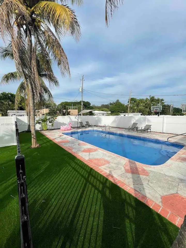 1925 Dewey St, Hollywood, Florida 33020, Hollywood, Florida 33020, ,Residential Income,For Sale,1925 Dewey St, Hollywood, Florida 33020,A11991784