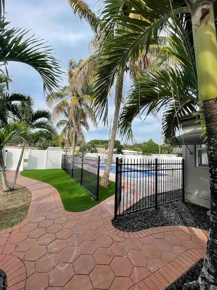 1925 Dewey St, Hollywood, Florida 33020, Hollywood, Florida 33020, ,Residential Income,For Sale,1925 Dewey St, Hollywood, Florida 33020,A11991784