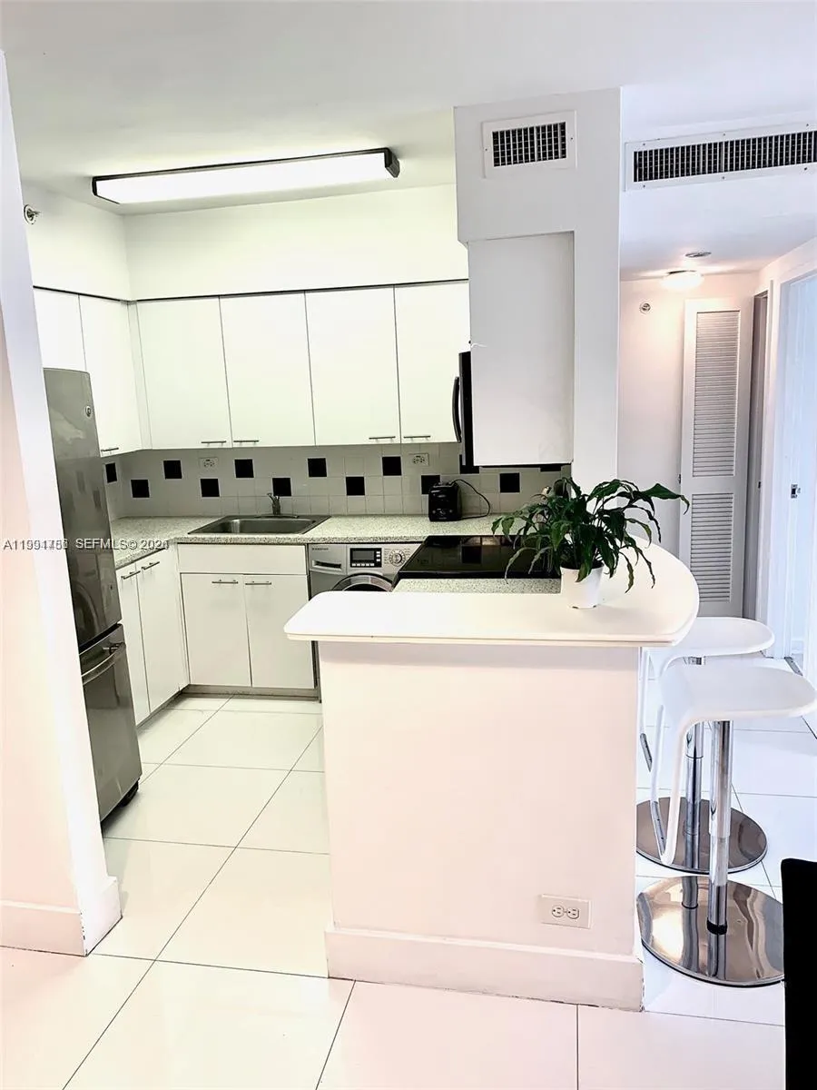 1500 Bay Rd 1066s, Miami Beach, Florida 33139, Miami Beach, Florida 33139, 1 Bedroom Bedrooms, ,1 BathroomBathrooms,Residential Lease,For Rent,1500 Bay Rd 1066s, Miami Beach, Florida 33139,A11991786