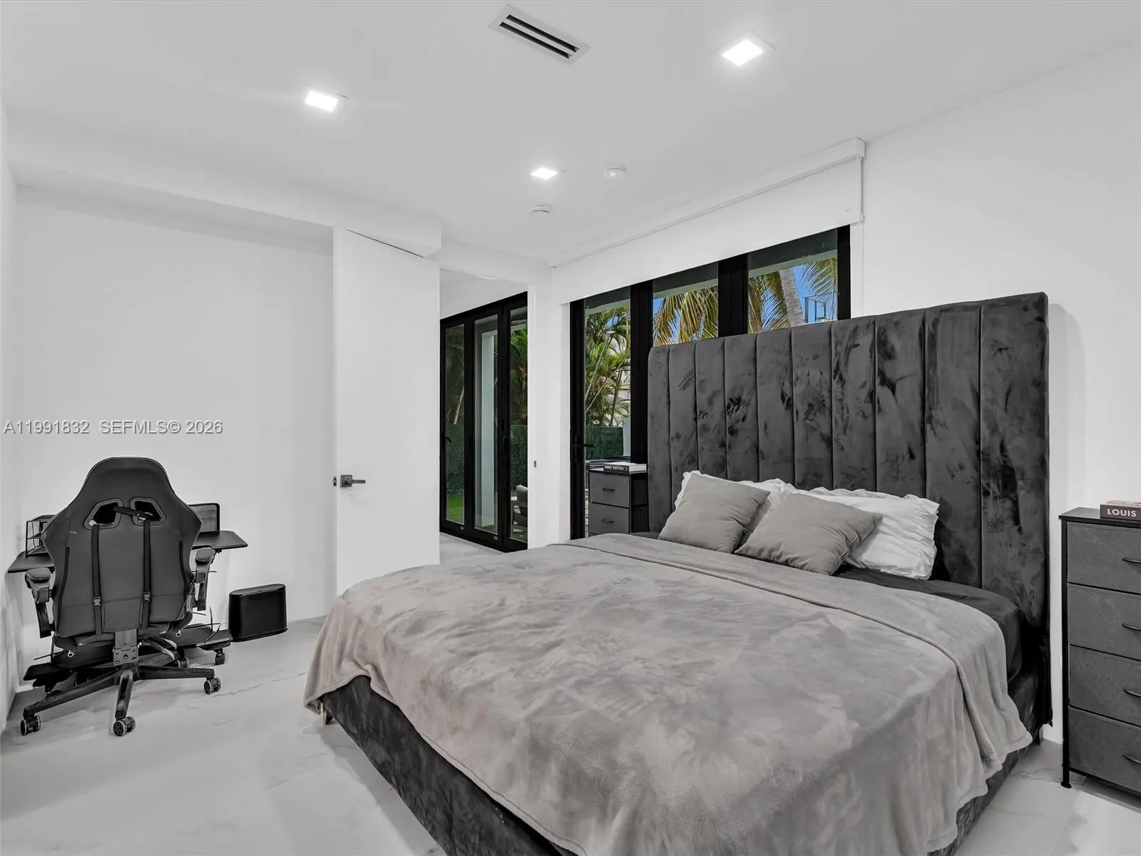 3010 Alton Rd, Miami Beach, Florida 33140, Miami Beach, Florida 33140, 7 Bedrooms Bedrooms, ,6 BathroomsBathrooms,Residential Lease,For Rent,3010 Alton Rd, Miami Beach, Florida 33140,A11991832