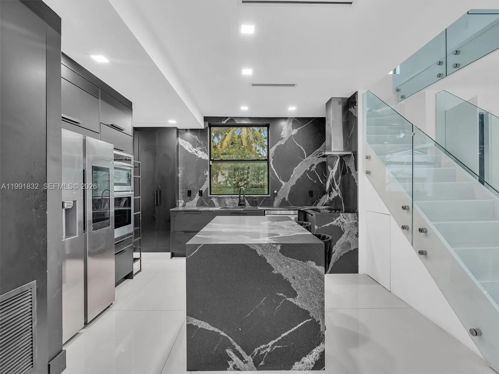 3010 Alton Rd, Miami Beach, Florida 33140, Miami Beach, Florida 33140, 7 Bedrooms Bedrooms, ,6 BathroomsBathrooms,Residential Lease,For Rent,3010 Alton Rd, Miami Beach, Florida 33140,A11991832