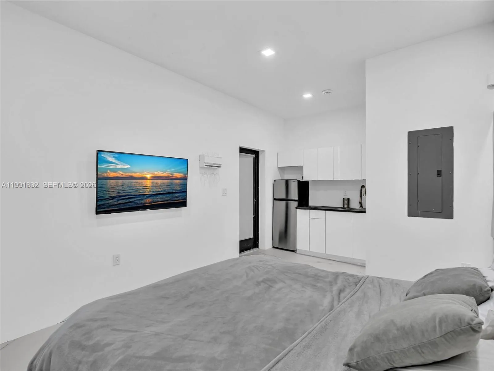 3010 Alton Rd, Miami Beach, Florida 33140, Miami Beach, Florida 33140, 7 Bedrooms Bedrooms, ,6 BathroomsBathrooms,Residential Lease,For Rent,3010 Alton Rd, Miami Beach, Florida 33140,A11991832