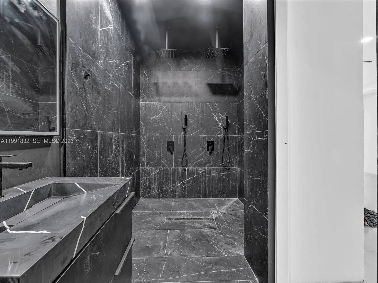 3010 Alton Rd, Miami Beach, Florida 33140, Miami Beach, Florida 33140, 7 Bedrooms Bedrooms, ,6 BathroomsBathrooms,Residential Lease,For Rent,3010 Alton Rd, Miami Beach, Florida 33140,A11991832