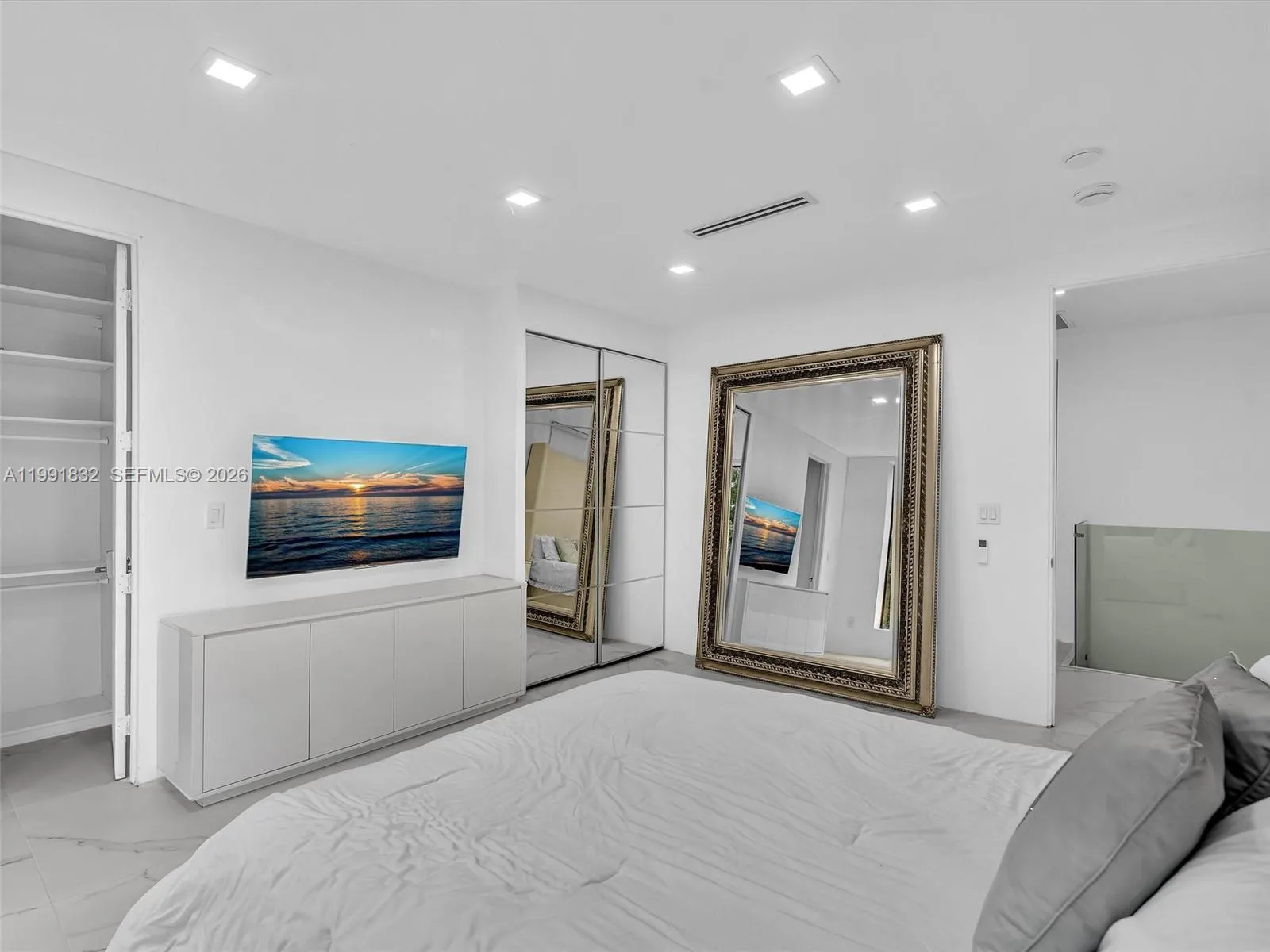 3010 Alton Rd, Miami Beach, Florida 33140, Miami Beach, Florida 33140, 7 Bedrooms Bedrooms, ,6 BathroomsBathrooms,Residential Lease,For Rent,3010 Alton Rd, Miami Beach, Florida 33140,A11991832