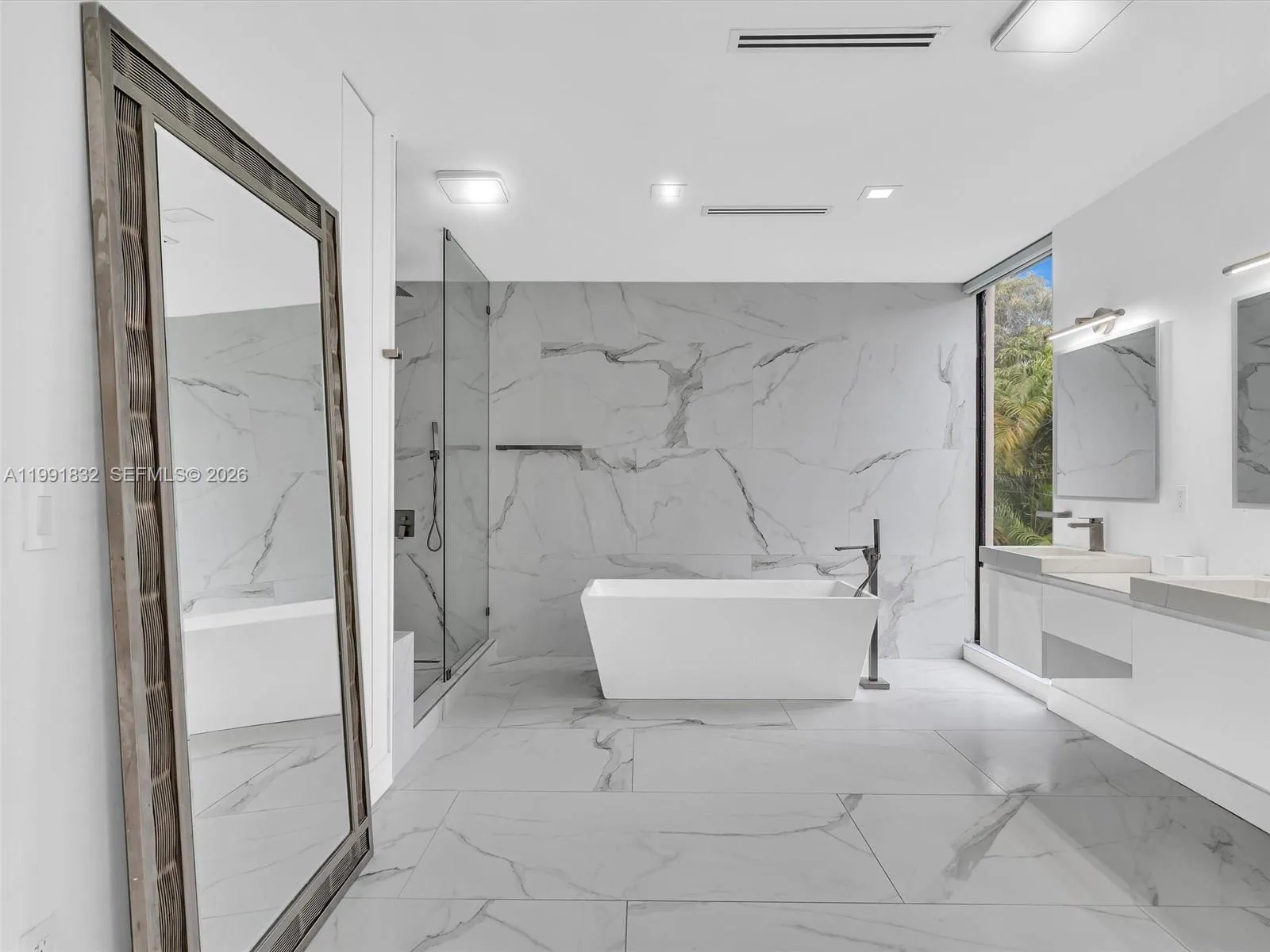 3010 Alton Rd, Miami Beach, Florida 33140, Miami Beach, Florida 33140, 7 Bedrooms Bedrooms, ,6 BathroomsBathrooms,Residential Lease,For Rent,3010 Alton Rd, Miami Beach, Florida 33140,A11991832
