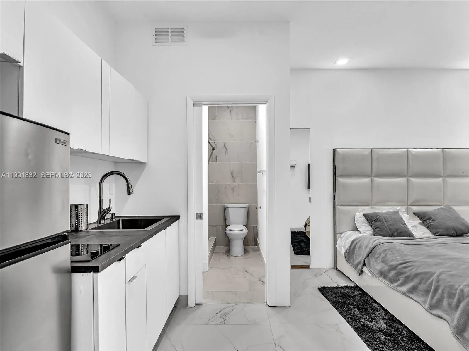 3010 Alton Rd, Miami Beach, Florida 33140, Miami Beach, Florida 33140, 7 Bedrooms Bedrooms, ,6 BathroomsBathrooms,Residential Lease,For Rent,3010 Alton Rd, Miami Beach, Florida 33140,A11991832