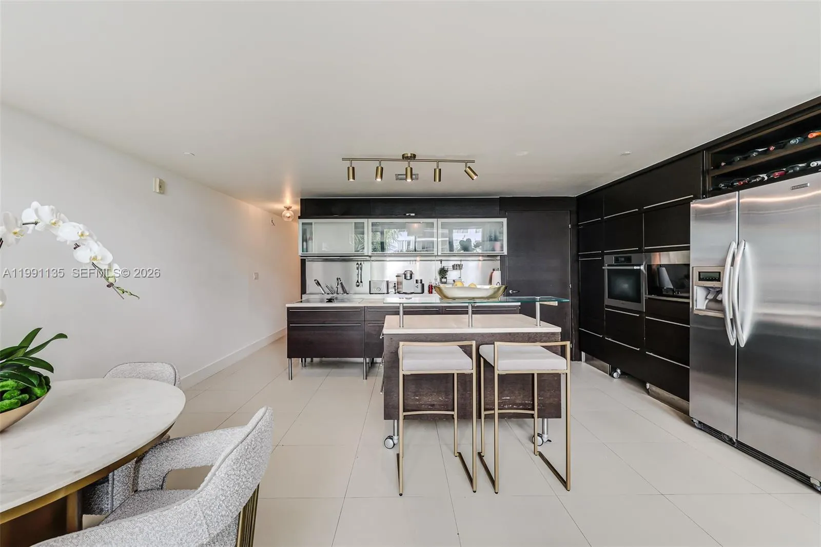 6000 Collins Ave 523, Miami Beach, Florida 33140, Miami Beach, Florida 33140, 3 Bedrooms Bedrooms, ,3 BathroomsBathrooms,Residential Lease,For Rent,6000 Collins Ave 523, Miami Beach, Florida 33140,A11991135