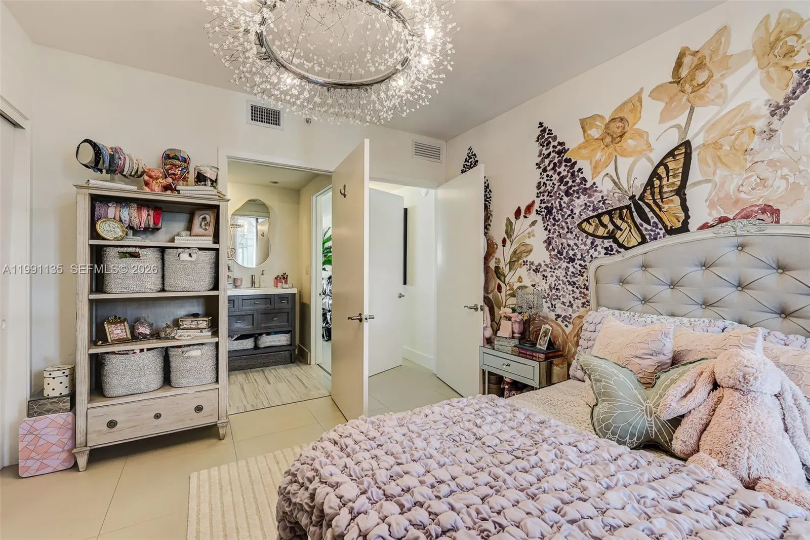 6000 Collins Ave 523, Miami Beach, Florida 33140, Miami Beach, Florida 33140, 3 Bedrooms Bedrooms, ,3 BathroomsBathrooms,Residential Lease,For Rent,6000 Collins Ave 523, Miami Beach, Florida 33140,A11991135