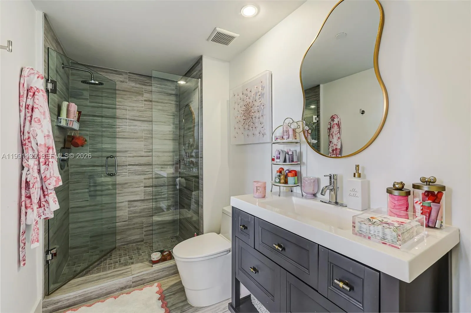 6000 Collins Ave 523, Miami Beach, Florida 33140, Miami Beach, Florida 33140, 3 Bedrooms Bedrooms, ,3 BathroomsBathrooms,Residential Lease,For Rent,6000 Collins Ave 523, Miami Beach, Florida 33140,A11991135