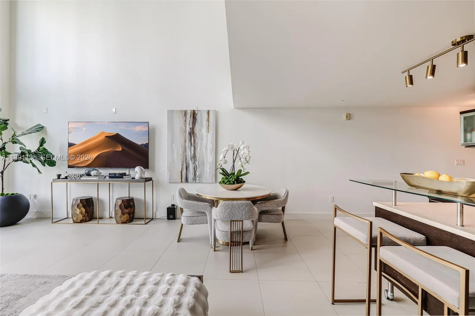 6000 Collins Ave 523, Miami Beach, Florida 33140, Miami Beach, Florida 33140, 3 Bedrooms Bedrooms, ,3 BathroomsBathrooms,Residential Lease,For Rent,6000 Collins Ave 523, Miami Beach, Florida 33140,A11991135