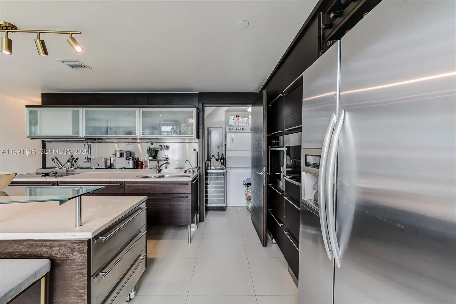 6000 Collins Ave 523, Miami Beach, Florida 33140, Miami Beach, Florida 33140, 3 Bedrooms Bedrooms, ,3 BathroomsBathrooms,Residential Lease,For Rent,6000 Collins Ave 523, Miami Beach, Florida 33140,A11991135