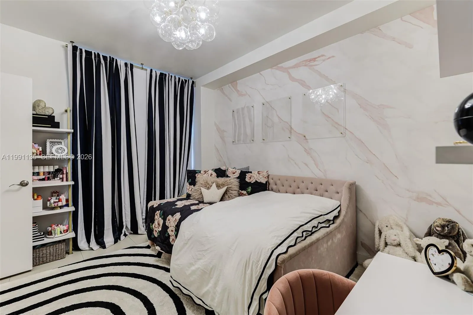 6000 Collins Ave 523, Miami Beach, Florida 33140, Miami Beach, Florida 33140, 3 Bedrooms Bedrooms, ,3 BathroomsBathrooms,Residential Lease,For Rent,6000 Collins Ave 523, Miami Beach, Florida 33140,A11991135