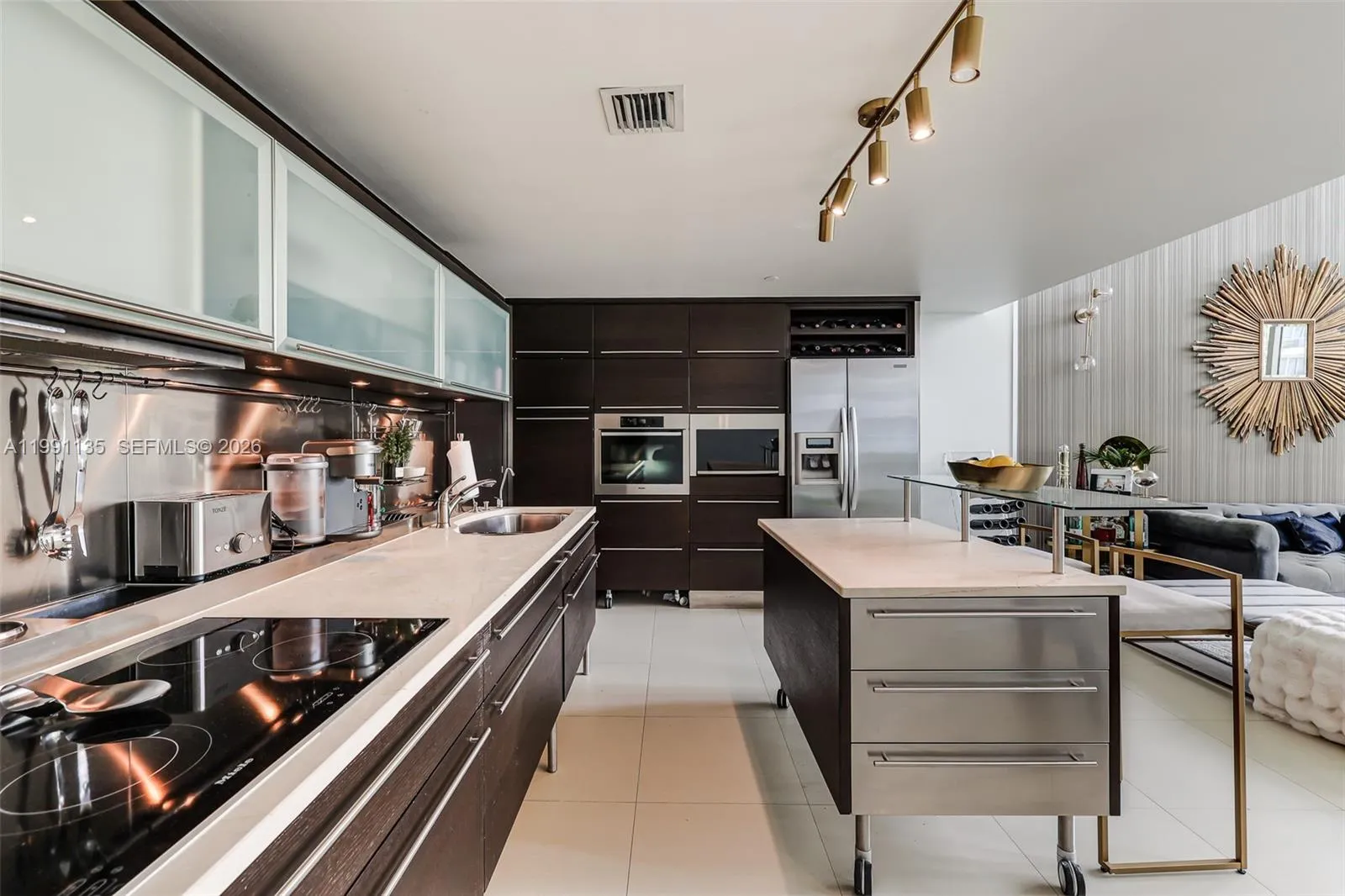 6000 Collins Ave 523, Miami Beach, Florida 33140, Miami Beach, Florida 33140, 3 Bedrooms Bedrooms, ,3 BathroomsBathrooms,Residential Lease,For Rent,6000 Collins Ave 523, Miami Beach, Florida 33140,A11991135