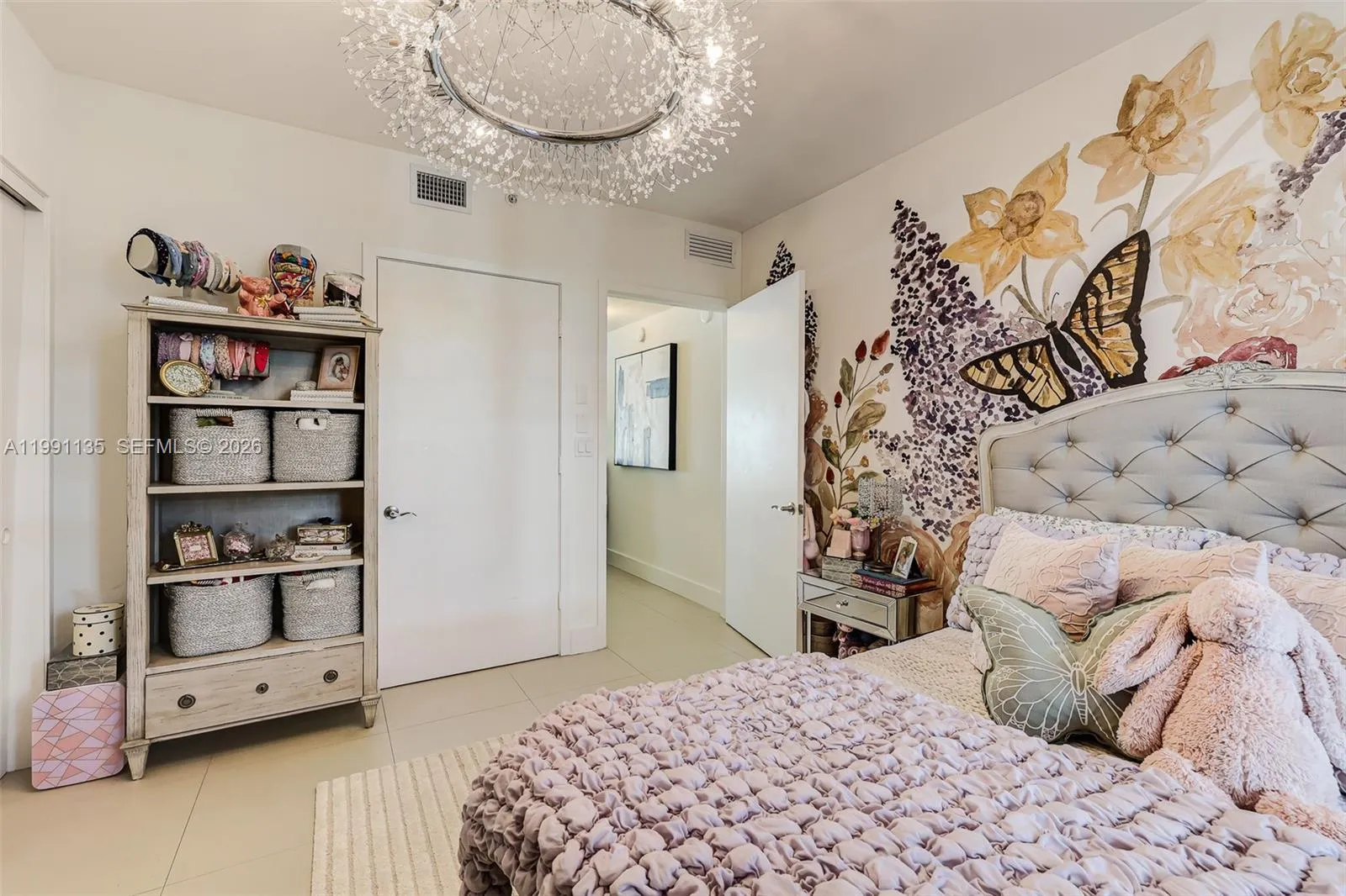 6000 Collins Ave 523, Miami Beach, Florida 33140, Miami Beach, Florida 33140, 3 Bedrooms Bedrooms, ,3 BathroomsBathrooms,Residential Lease,For Rent,6000 Collins Ave 523, Miami Beach, Florida 33140,A11991135