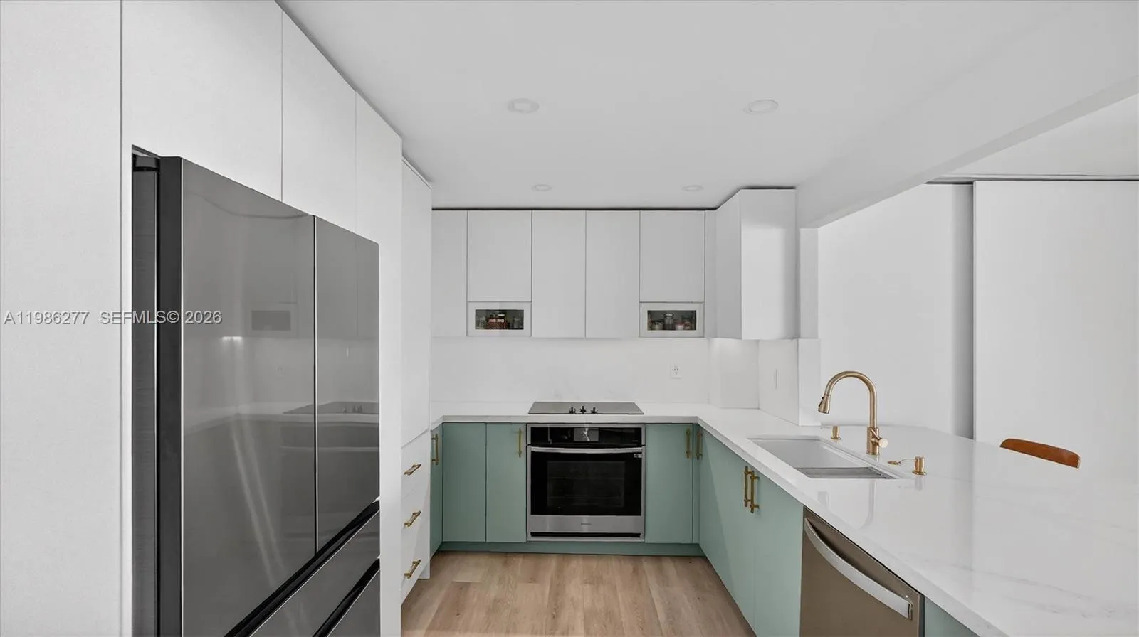 6450 Collins Ave 903, Miami Beach, Florida 33141, Miami Beach, Florida 33141, 1 Bedroom Bedrooms, ,1 BathroomBathrooms,Residential,For Sale,6450 Collins Ave 903, Miami Beach, Florida 33141,A11986277