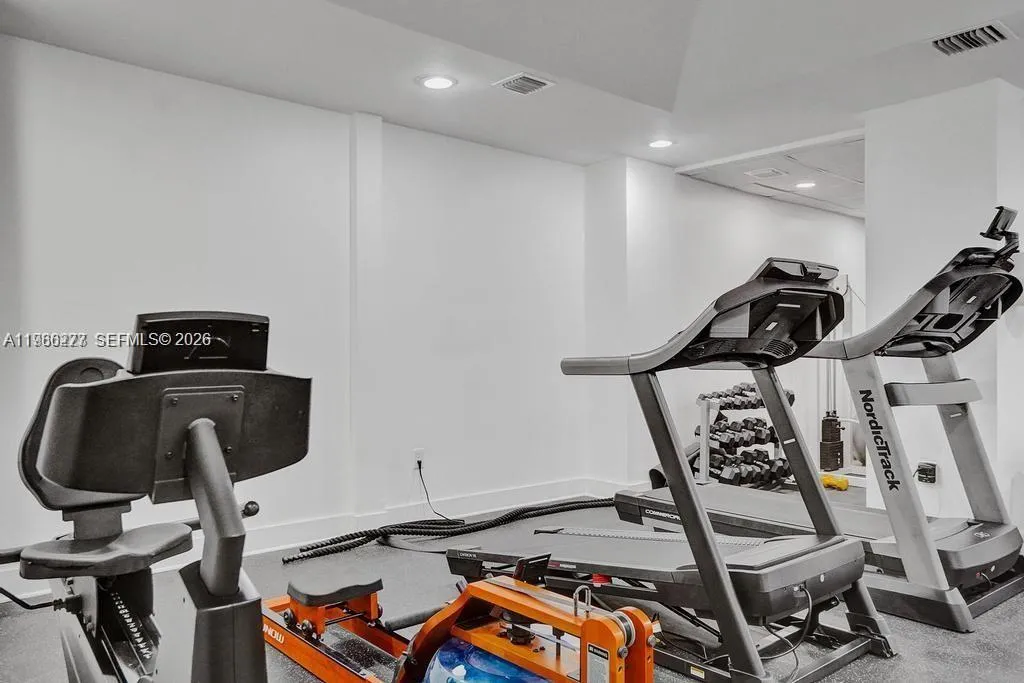 6450 Collins Ave 903, Miami Beach, Florida 33141, Miami Beach, Florida 33141, 1 Bedroom Bedrooms, ,1 BathroomBathrooms,Residential,For Sale,6450 Collins Ave 903, Miami Beach, Florida 33141,A11986277