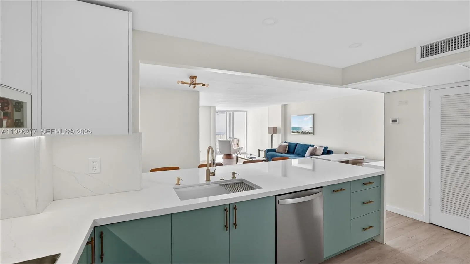 6450 Collins Ave 903, Miami Beach, Florida 33141, Miami Beach, Florida 33141, 1 Bedroom Bedrooms, ,1 BathroomBathrooms,Residential,For Sale,6450 Collins Ave 903, Miami Beach, Florida 33141,A11986277