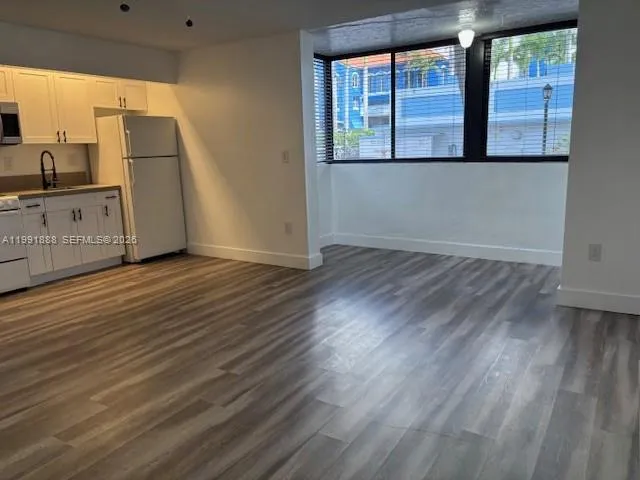 5033 Nw 7th St 101, Miami, Florida 33126, Miami, Florida 33126, ,1 BathroomBathrooms,Residential Lease,For Rent,5033 Nw 7th St 101, Miami, Florida 33126,A11991888