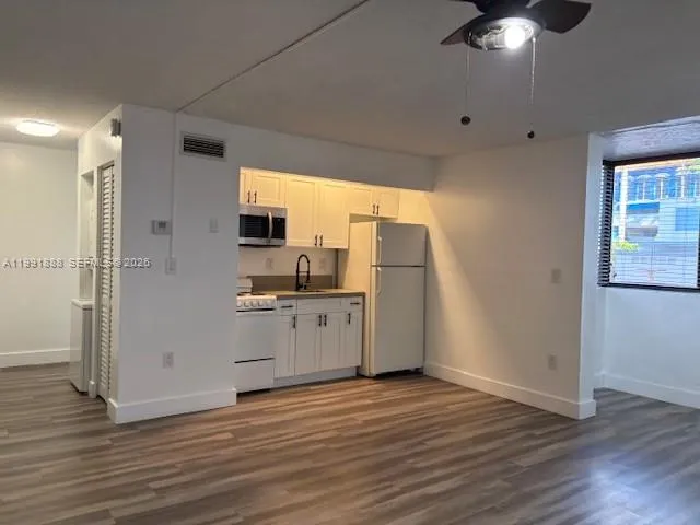 5033 Nw 7th St 101, Miami, Florida 33126, Miami, Florida 33126, ,1 BathroomBathrooms,Residential Lease,For Rent,5033 Nw 7th St 101, Miami, Florida 33126,A11991888