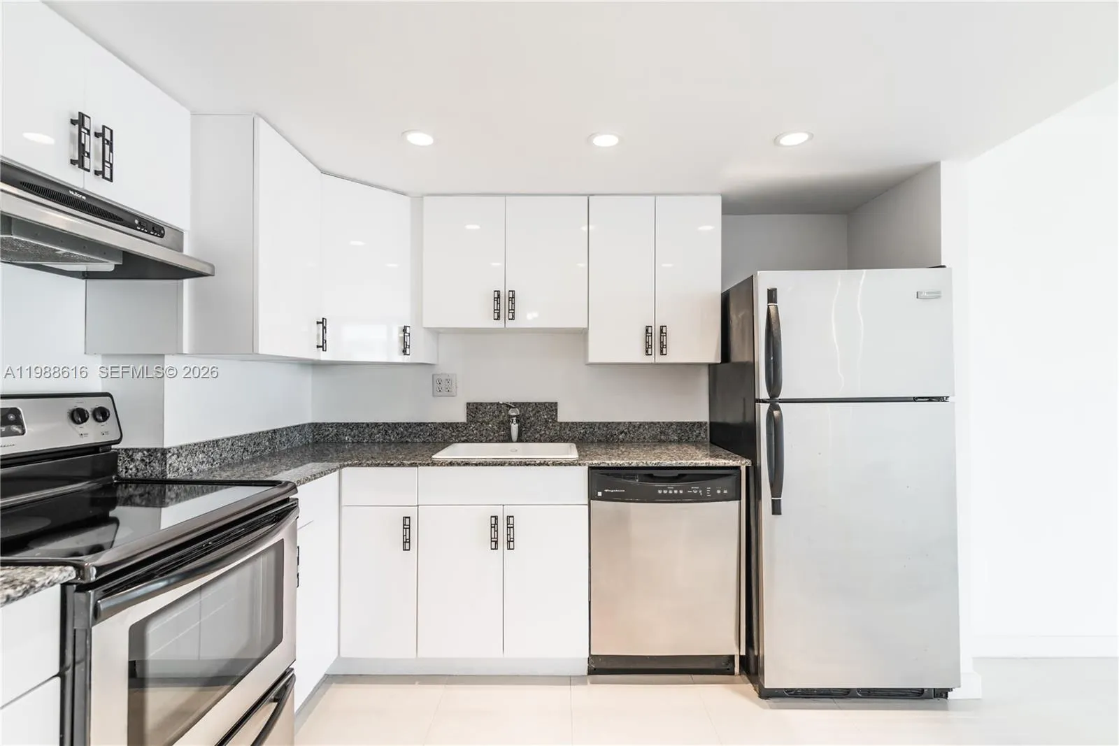 1800 Collins Ave 8c, Miami Beach, Florida 33139, Miami Beach, Florida 33139, 1 Bedroom Bedrooms, ,1 BathroomBathrooms,Residential Lease,For Rent,1800 Collins Ave 8c, Miami Beach, Florida 33139,A11988616