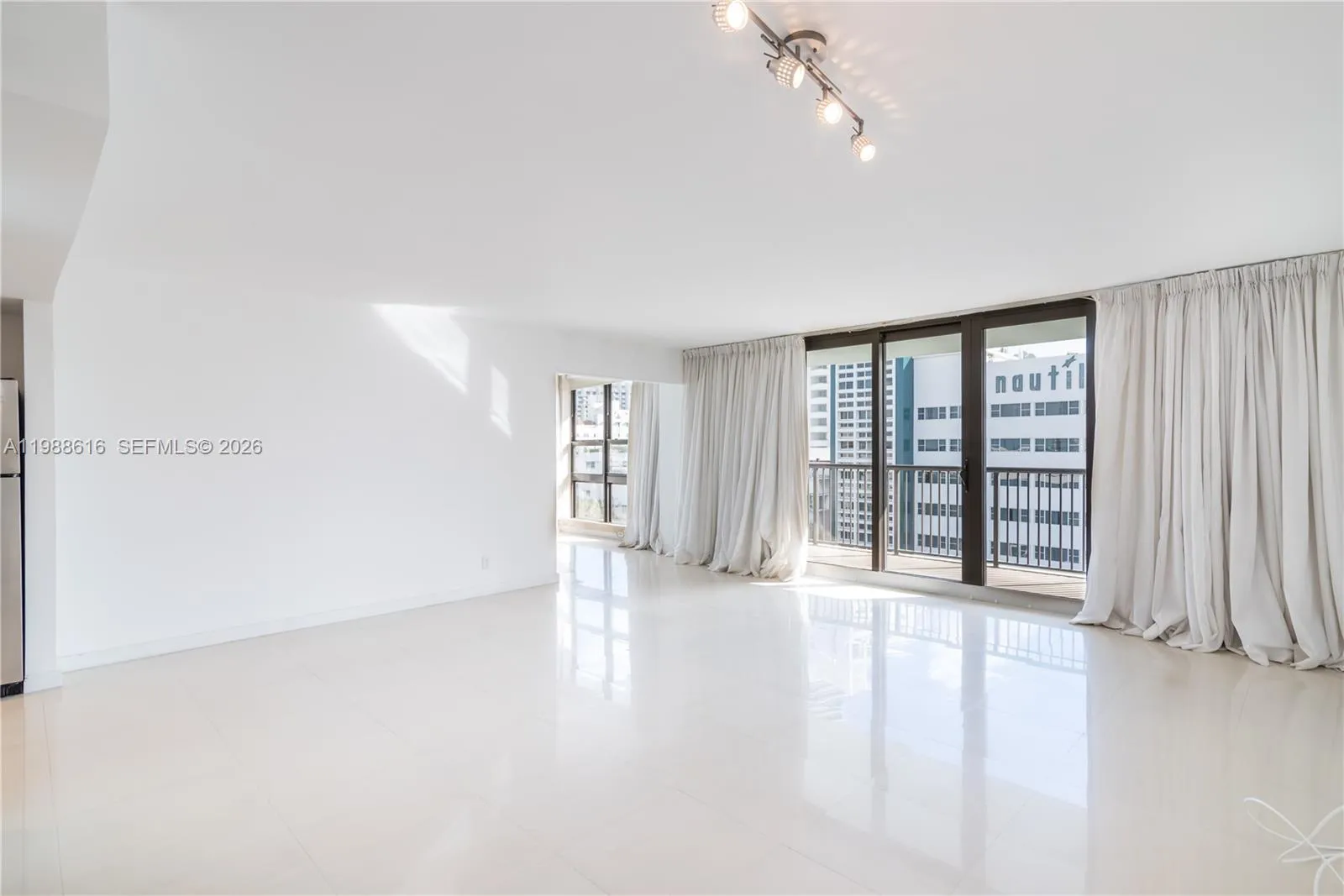 1800 Collins Ave 8c, Miami Beach, Florida 33139, Miami Beach, Florida 33139, 1 Bedroom Bedrooms, ,1 BathroomBathrooms,Residential Lease,For Rent,1800 Collins Ave 8c, Miami Beach, Florida 33139,A11988616