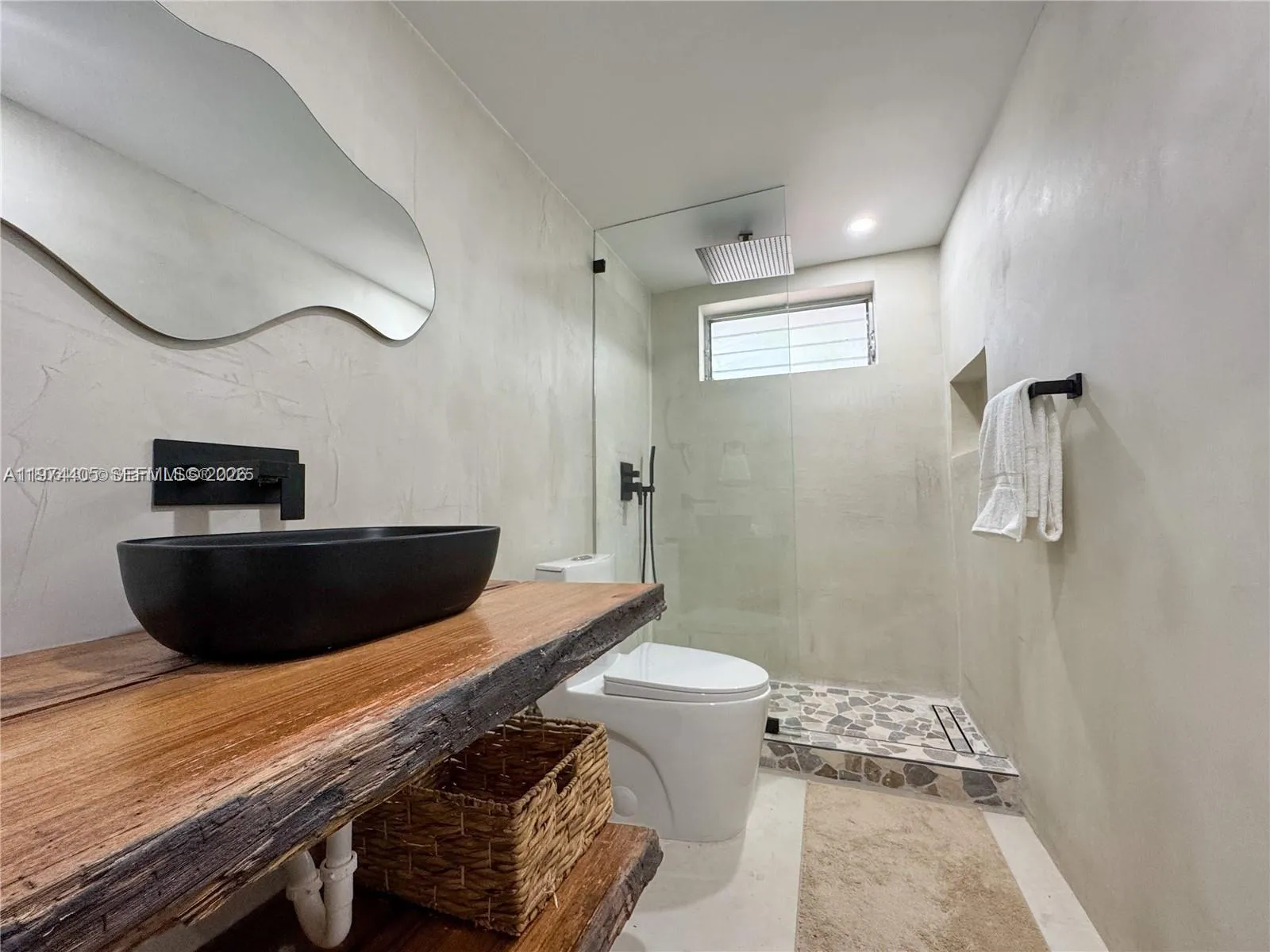 1631 Ne 114th St 106, Miami, Florida 33181, Miami, Florida 33181, 1 Bedroom Bedrooms, ,1 BathroomBathrooms,Residential Lease,For Rent,1631 Ne 114th St 106, Miami, Florida 33181,A11974405