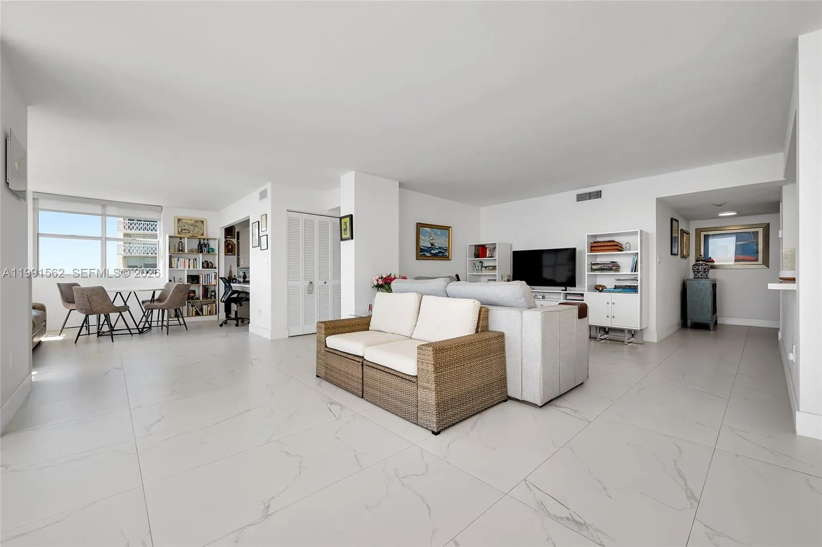 1420 Brickell Bay Dr 1003a, Miami, Florida 33131, Miami, Florida 33131, 3 Bedrooms Bedrooms, ,2 BathroomsBathrooms,Residential,For Sale,1420 Brickell Bay Dr 1003a, Miami, Florida 33131,A11991562