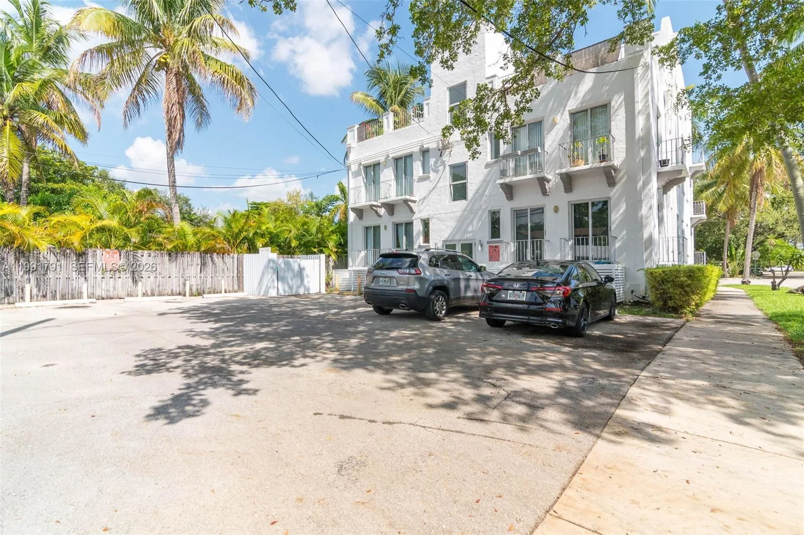 694 Ne 76th St 6, Miami, Florida 33138, Miami, Florida 33138, 1 Bedroom Bedrooms, ,1 BathroomBathrooms,Residential Lease,For Rent,694 Ne 76th St 6, Miami, Florida 33138,A11991791