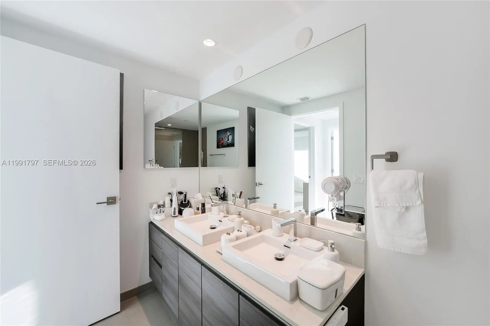 1080 Brickell Ave 1603, Miami, Florida 33131, Miami, Florida 33131, 1 Bedroom Bedrooms, ,1 BathroomBathrooms,Residential Lease,For Rent,1080 Brickell Ave 1603, Miami, Florida 33131,A11991797