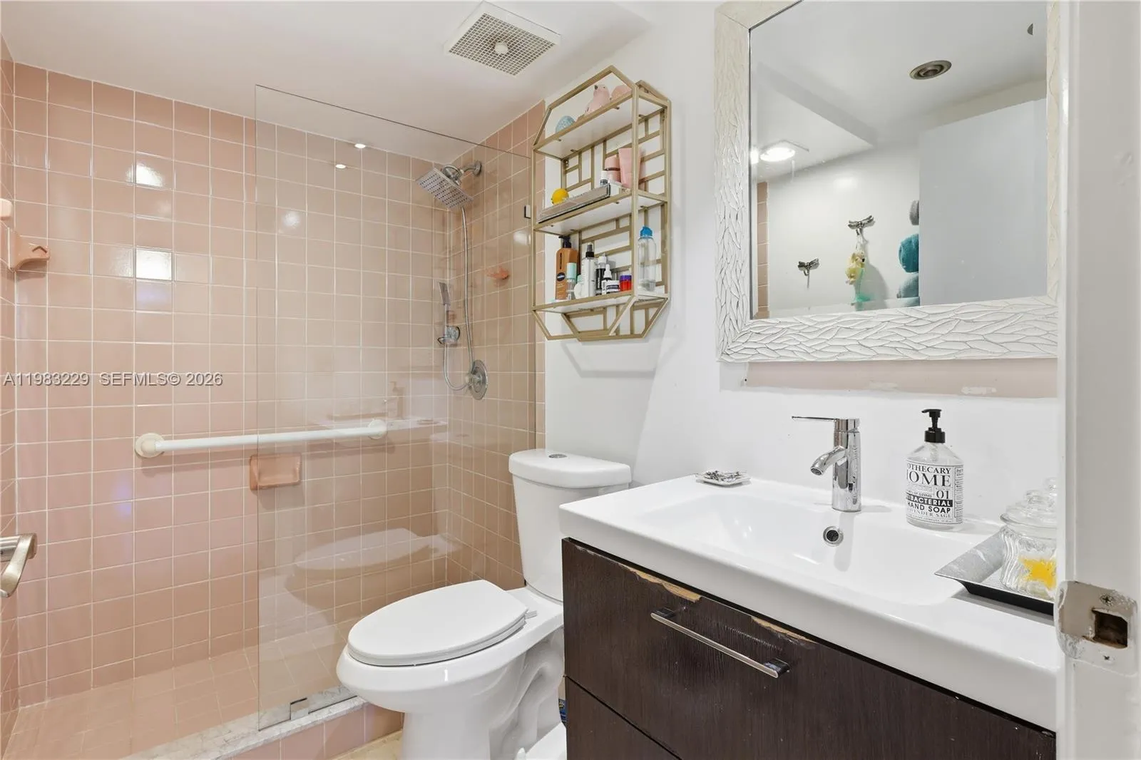 7100 Nw 17th St 210, Plantation, Florida 33313, Plantation, Florida 33313, 1 Bedroom Bedrooms, ,1 BathroomBathrooms,Residential,For Sale,7100 Nw 17th St 210, Plantation, Florida 33313,A11983229