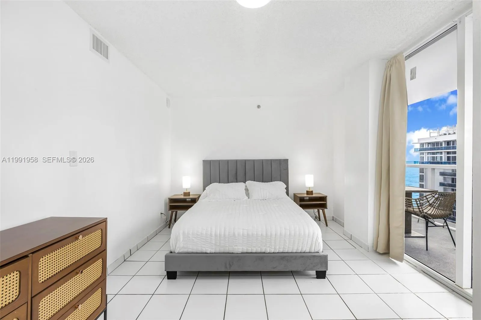 2401 Collins Ave 1906, Miami Beach, Florida 33140, Miami Beach, Florida 33140, 2 Bedrooms Bedrooms, ,2 BathroomsBathrooms,Residential Lease,For Rent,2401 Collins Ave 1906, Miami Beach, Florida 33140,A11991958