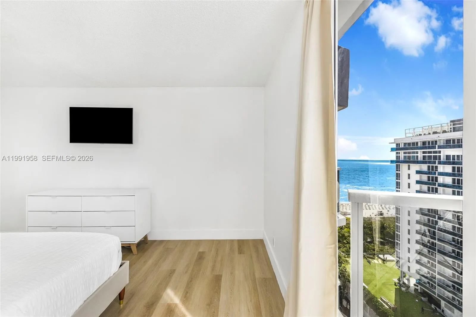 2401 Collins Ave 1906, Miami Beach, Florida 33140, Miami Beach, Florida 33140, 2 Bedrooms Bedrooms, ,2 BathroomsBathrooms,Residential Lease,For Rent,2401 Collins Ave 1906, Miami Beach, Florida 33140,A11991958
