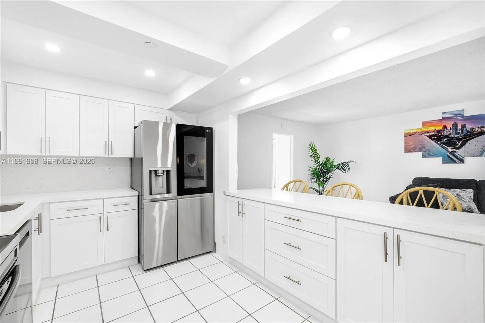2401 Collins Ave 1906, Miami Beach, Florida 33140, Miami Beach, Florida 33140, 2 Bedrooms Bedrooms, ,2 BathroomsBathrooms,Residential Lease,For Rent,2401 Collins Ave 1906, Miami Beach, Florida 33140,A11991958