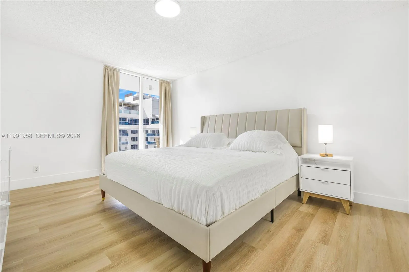 2401 Collins Ave 1906, Miami Beach, Florida 33140, Miami Beach, Florida 33140, 2 Bedrooms Bedrooms, ,2 BathroomsBathrooms,Residential Lease,For Rent,2401 Collins Ave 1906, Miami Beach, Florida 33140,A11991958