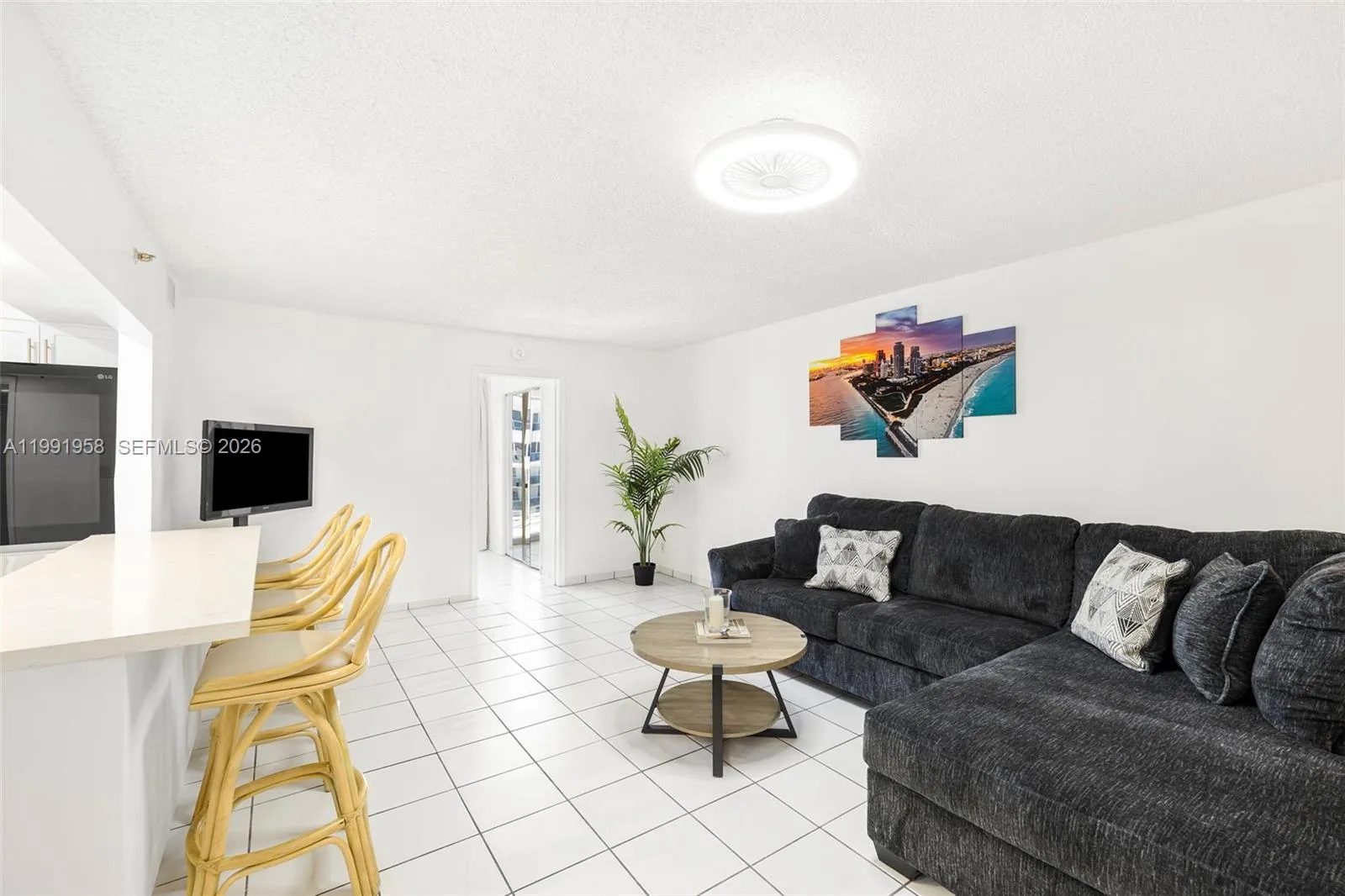 2401 Collins Ave 1906, Miami Beach, Florida 33140, Miami Beach, Florida 33140, 2 Bedrooms Bedrooms, ,2 BathroomsBathrooms,Residential Lease,For Rent,2401 Collins Ave 1906, Miami Beach, Florida 33140,A11991958