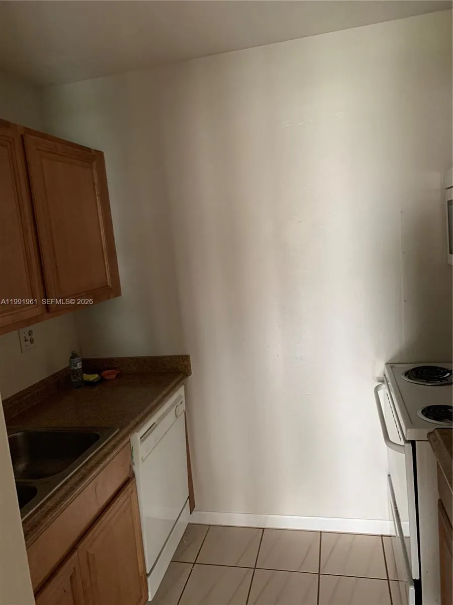 4155 Nw 90th Ave 105, Coral Springs, Florida 33065, Coral Springs, Florida 33065, 1 Bedroom Bedrooms, ,1 BathroomBathrooms,Residential Lease,For Rent,4155 Nw 90th Ave 105, Coral Springs, Florida 33065,A11991961