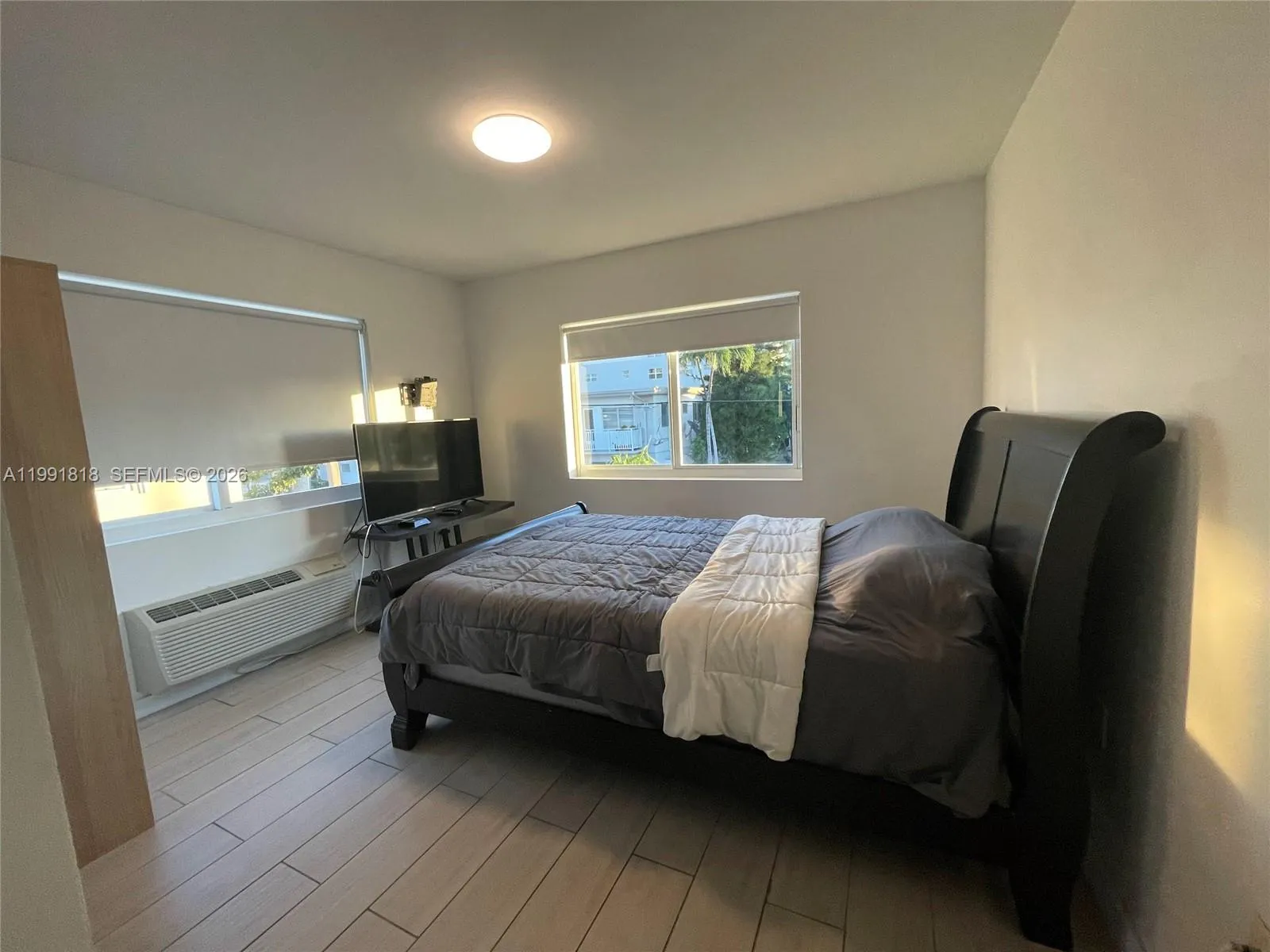 625 77th St 2, Miami Beach, Florida 33141, Miami Beach, Florida 33141, 2 Bedrooms Bedrooms, ,2 BathroomsBathrooms,Residential Lease,For Rent,625 77th St 2, Miami Beach, Florida 33141,A11991818