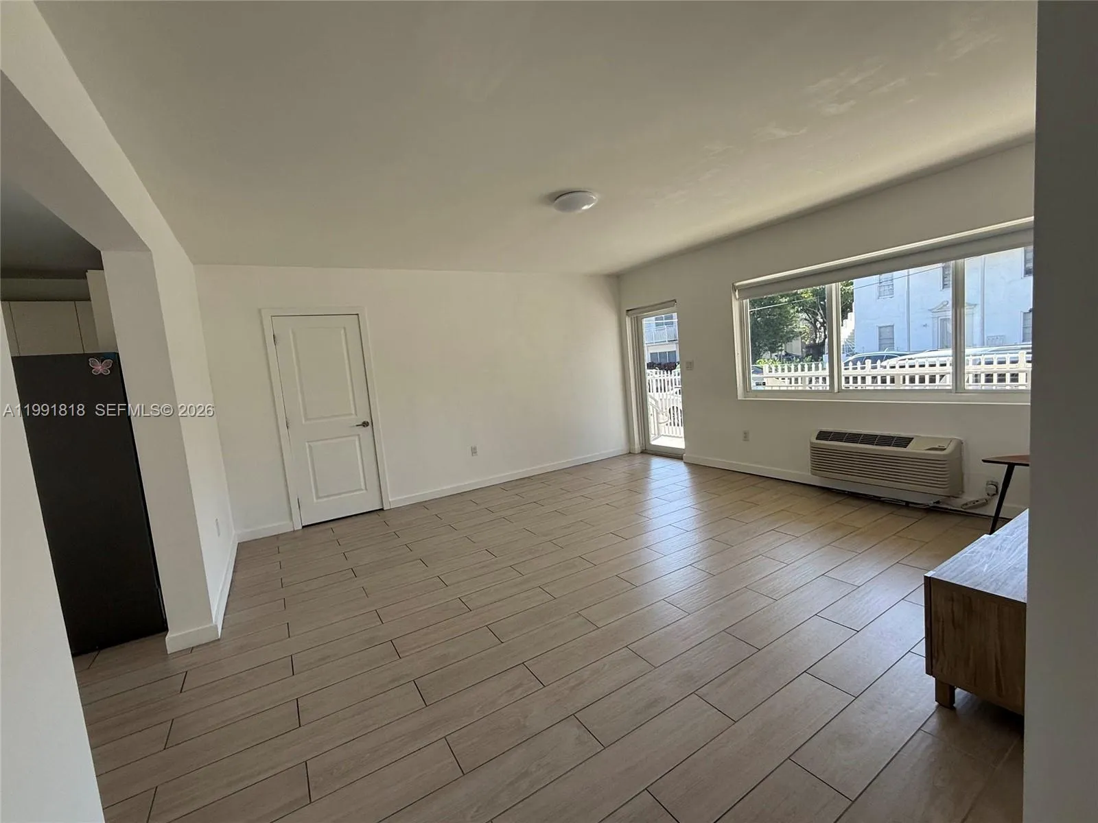 625 77th St 2, Miami Beach, Florida 33141, Miami Beach, Florida 33141, 2 Bedrooms Bedrooms, ,2 BathroomsBathrooms,Residential Lease,For Rent,625 77th St 2, Miami Beach, Florida 33141,A11991818