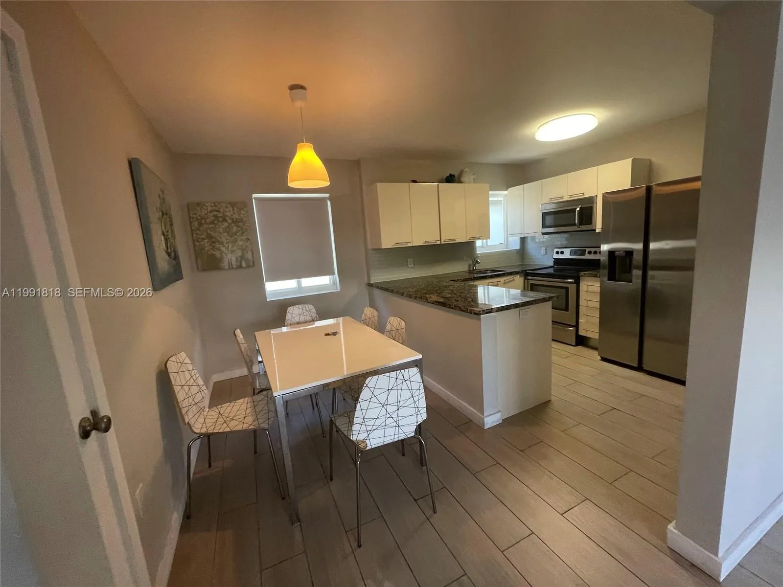 625 77th St 2, Miami Beach, Florida 33141, Miami Beach, Florida 33141, 2 Bedrooms Bedrooms, ,2 BathroomsBathrooms,Residential Lease,For Rent,625 77th St 2, Miami Beach, Florida 33141,A11991818