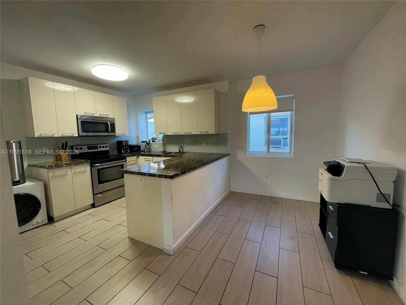 625 77th St 2, Miami Beach, Florida 33141, Miami Beach, Florida 33141, 2 Bedrooms Bedrooms, ,2 BathroomsBathrooms,Residential Lease,For Rent,625 77th St 2, Miami Beach, Florida 33141,A11991818