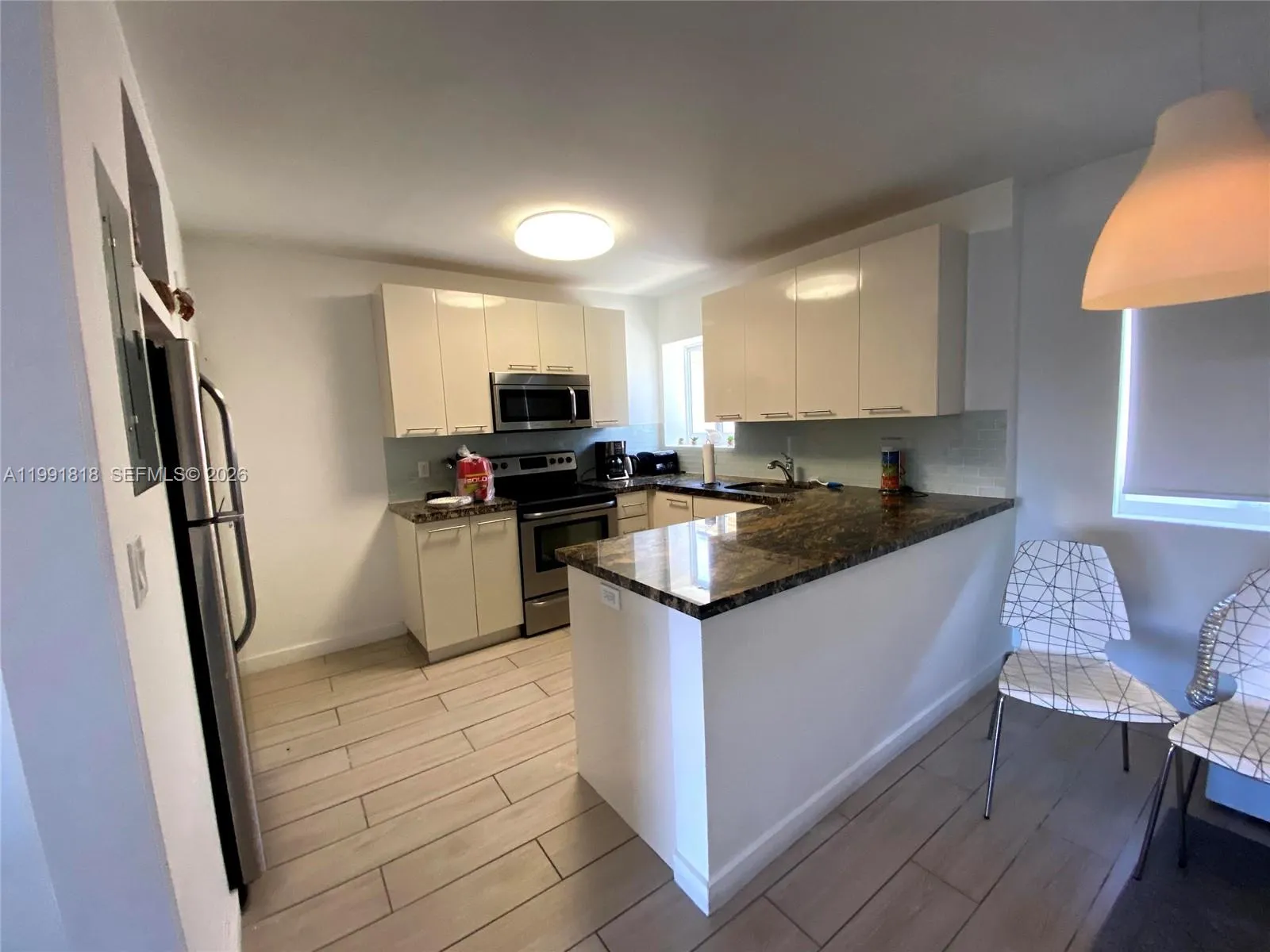 625 77th St 2, Miami Beach, Florida 33141, Miami Beach, Florida 33141, 2 Bedrooms Bedrooms, ,2 BathroomsBathrooms,Residential Lease,For Rent,625 77th St 2, Miami Beach, Florida 33141,A11991818