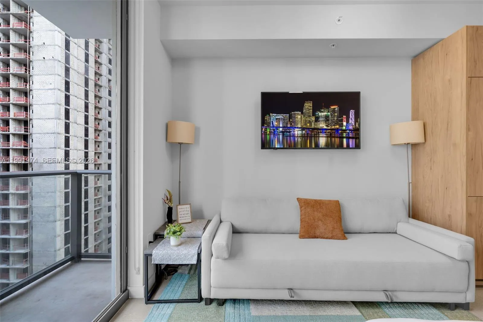 11 Ne 6 Th 2808, Miami, Florida 33132, Miami, Florida 33132, ,1 BathroomBathrooms,Residential Lease,For Rent,11 Ne 6 Th 2808, Miami, Florida 33132,A11991974