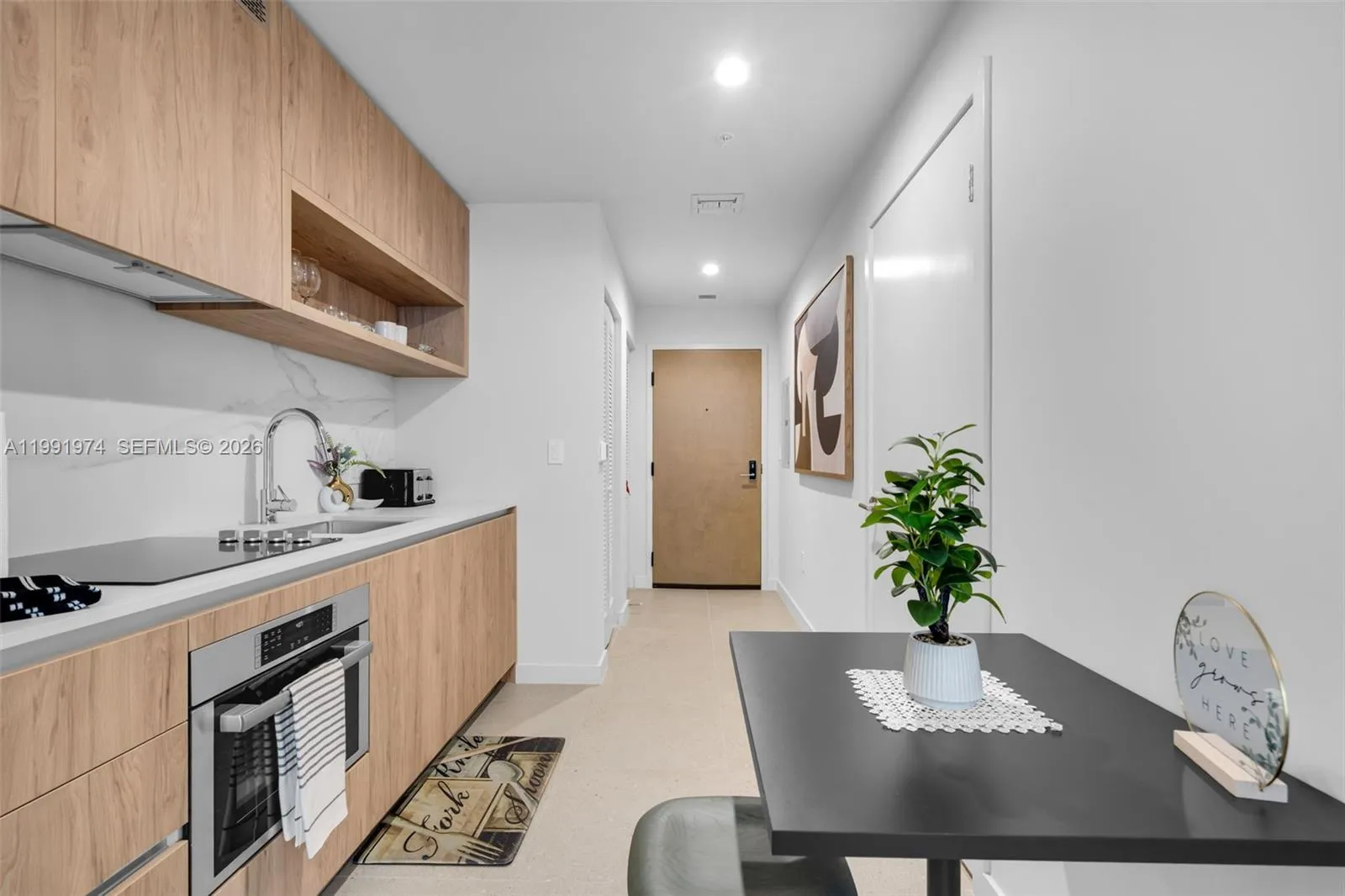 11 Ne 6 Th 2808, Miami, Florida 33132, Miami, Florida 33132, ,1 BathroomBathrooms,Residential Lease,For Rent,11 Ne 6 Th 2808, Miami, Florida 33132,A11991974