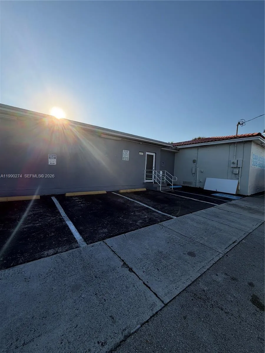 731 Sw 64th Ct, Miami, Florida 33144, Miami, Florida 33144, ,Commercial Lease,For Rent,731 Sw 64th Ct, Miami, Florida 33144,A11990274