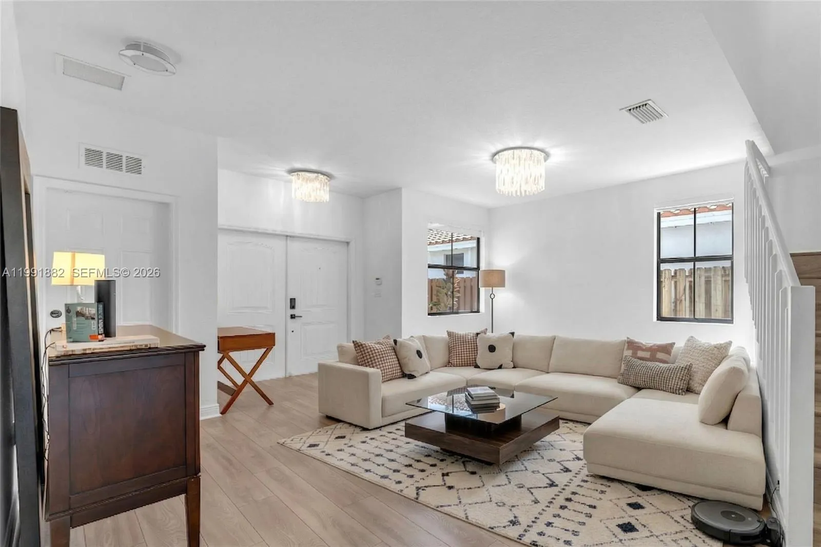 9761 Nw 9th St, Miami, Florida 33172, Miami, Florida 33172, 4 Bedrooms Bedrooms, ,4 BathroomsBathrooms,Residential,For Sale,9761 Nw 9th St, Miami, Florida 33172,A11991882