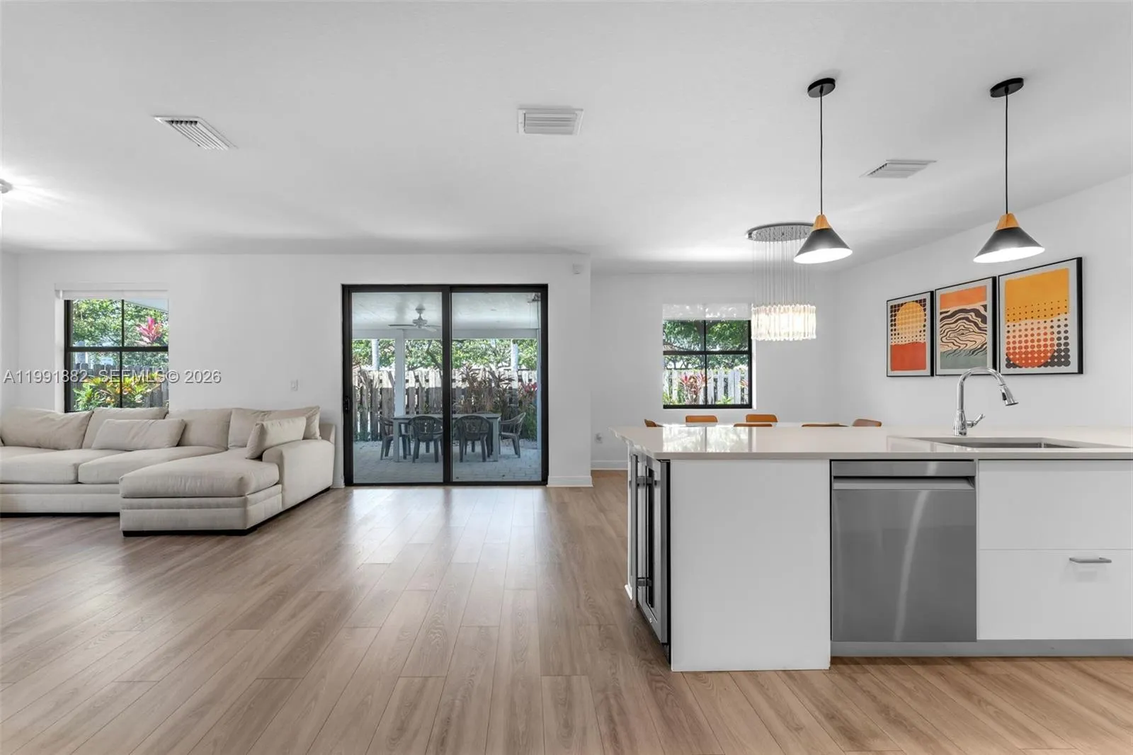 9761 Nw 9th St, Miami, Florida 33172, Miami, Florida 33172, 4 Bedrooms Bedrooms, ,4 BathroomsBathrooms,Residential,For Sale,9761 Nw 9th St, Miami, Florida 33172,A11991882