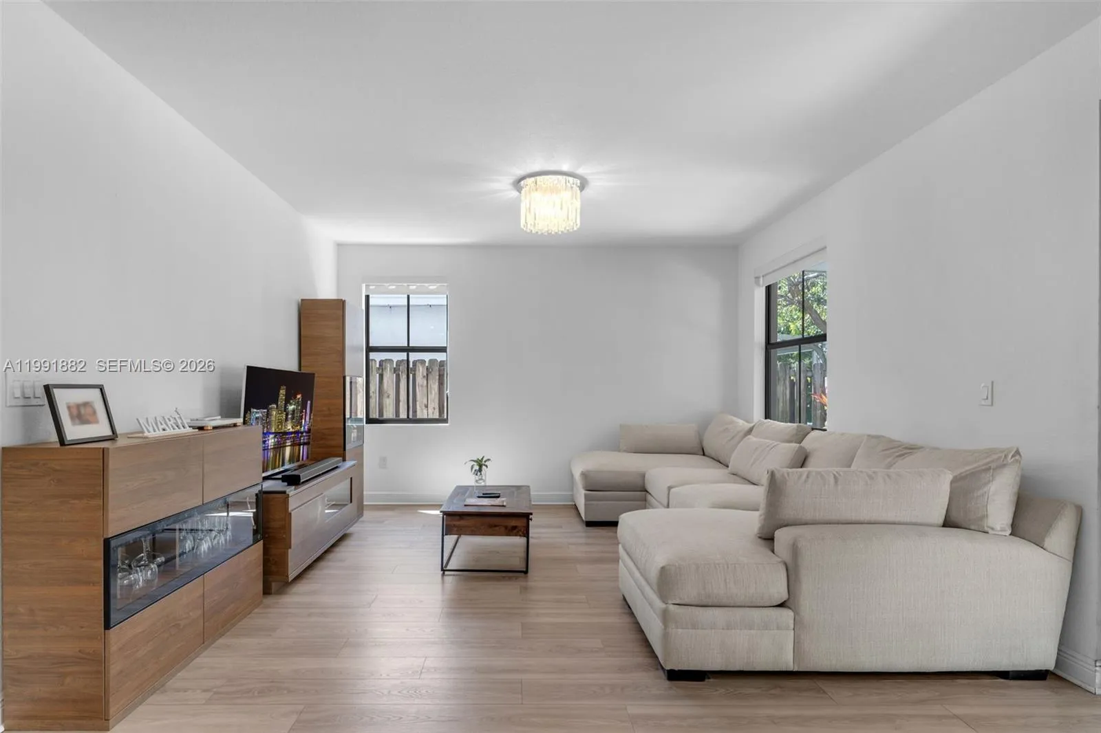 9761 Nw 9th St, Miami, Florida 33172, Miami, Florida 33172, 4 Bedrooms Bedrooms, ,4 BathroomsBathrooms,Residential,For Sale,9761 Nw 9th St, Miami, Florida 33172,A11991882