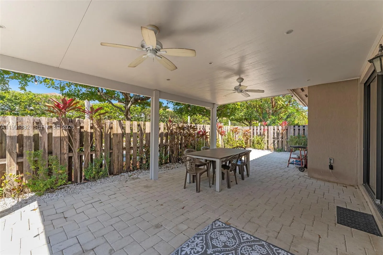 9761 Nw 9th St, Miami, Florida 33172, Miami, Florida 33172, 4 Bedrooms Bedrooms, ,4 BathroomsBathrooms,Residential,For Sale,9761 Nw 9th St, Miami, Florida 33172,A11991882